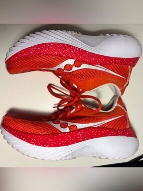 Saucony Women’s Kinvara Pro Red running shoes size 7.5